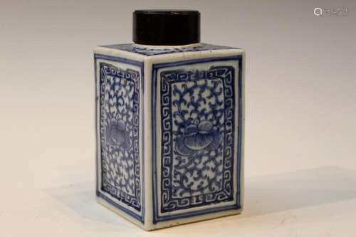 Chinese Blue and White Porcelain Tea Caddy