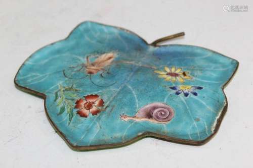 Chinese Enamel Leaf Shape Dish