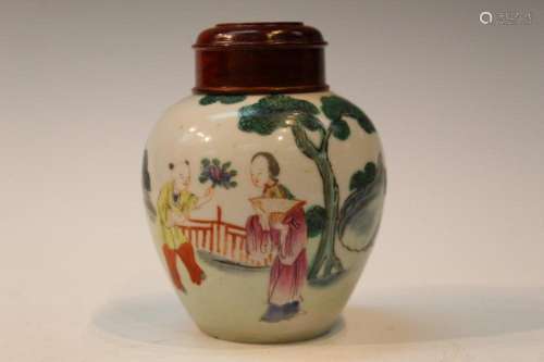 Chinese Famille Rose Porcelain Small Jar with Wood Lid