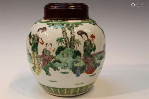 Chinese Famille Rose Porcelain Jar with Wood Lid