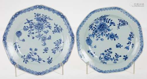 Two Chinese blue plates