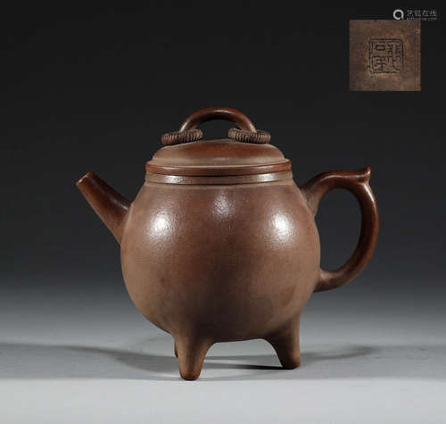 Purple clay pot in Qing Dynasty