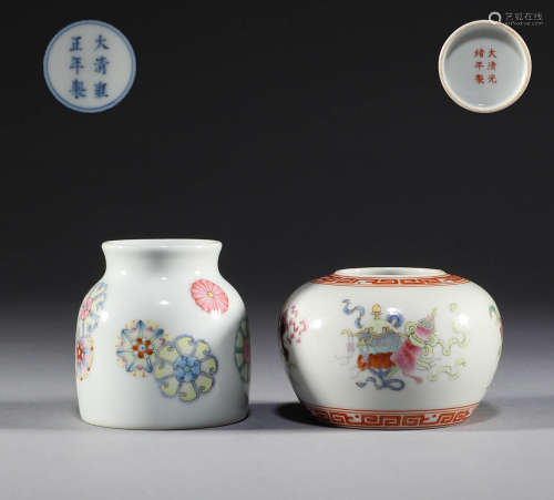In the Qing Dynasty, a pair of water bowls with pastel flowe...