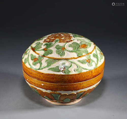 Ancient China, three color flower pattern holding box