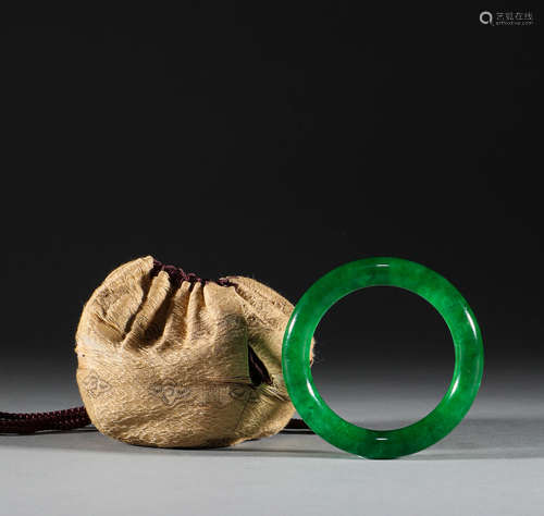 Jade bracelet in Qing Dynasty