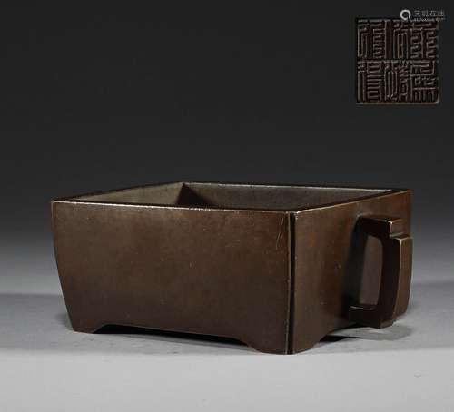 In the Qing Dynasty, the bronze two ear censer