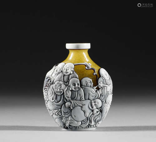 In the Qing Dynasty, Luohan snuff bottle