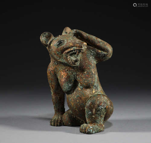 Bronze gilded bear in ancient China