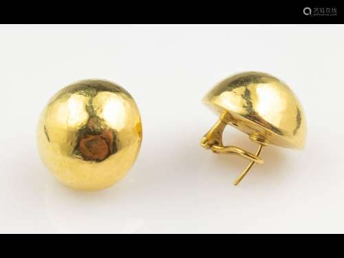Pair of 18 kt gold earrings