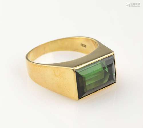 14 kt gold ring with tourmaline