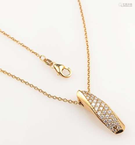 14 kt gold pendant with brilliants