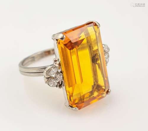 18 kt gold ring with citrine and diamonds