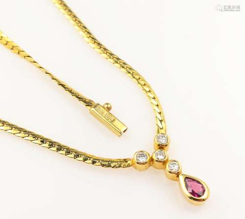 14 kt gold necklace with brilliants and ruby