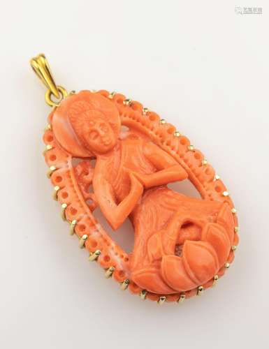 14 kt gold pendant with coral