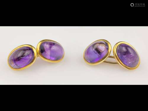 Pair of 14 kt gold cufflinks with amethysts