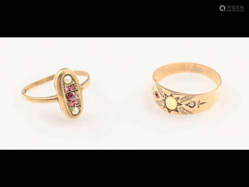 Lot 2 rings, approx. 1900