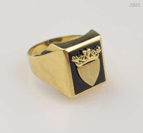 14 kt gold gents ring