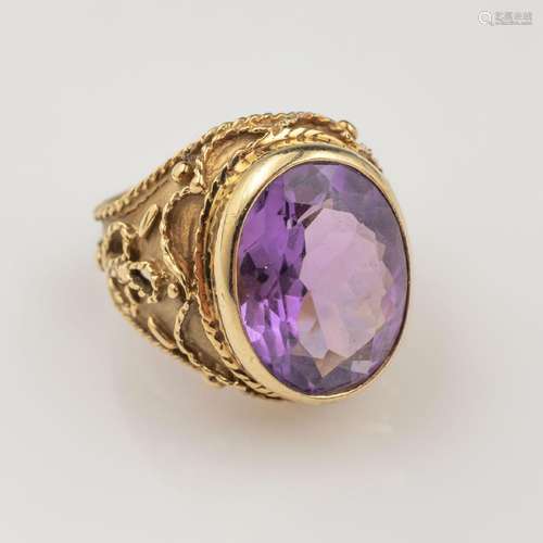 9 kt gold with amethyst