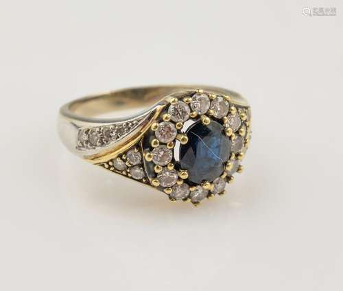 14 kt gold ring with sapphire and brilliants