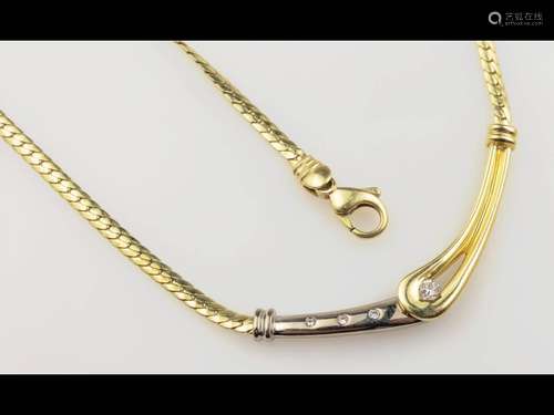 14 kt gold necklace with brilliants