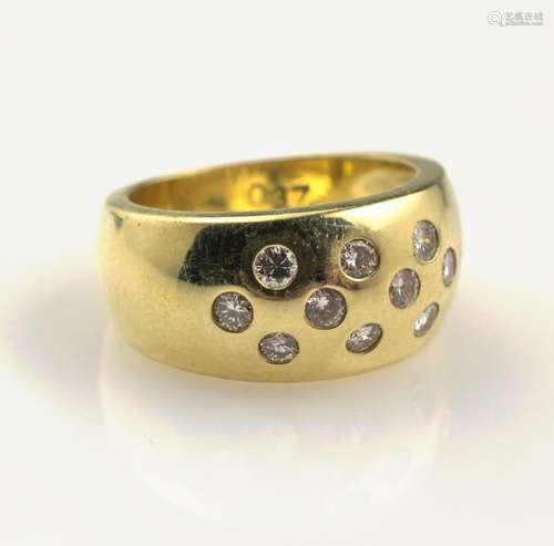 14 kt gold ring with brilliants