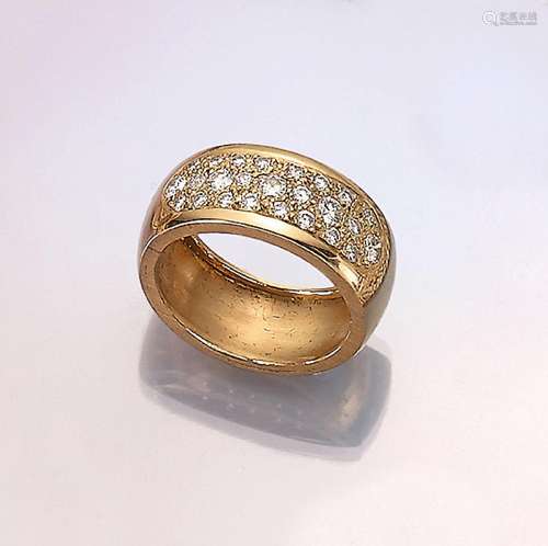 18 kt gold ring with brilliants