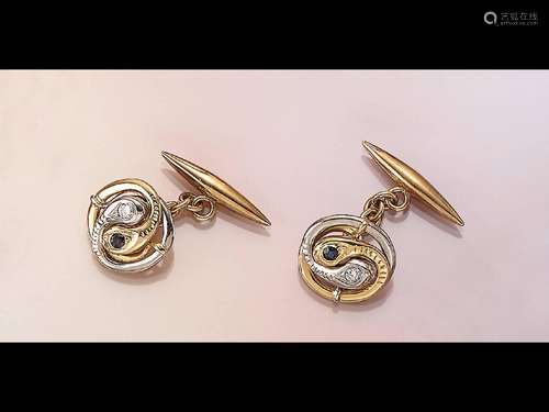 Pair of 18 kt gold cufflinks with sapphires brilliants