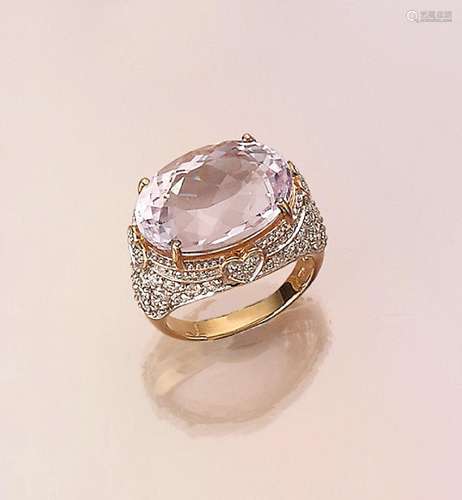 18 kt gold ring with kunzite and brilliants