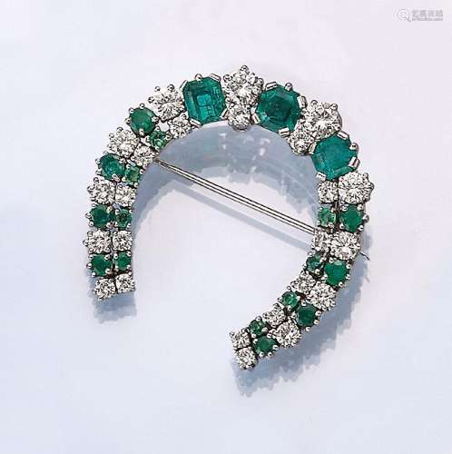 18 kt gold brooch 'horseshoe' with emeralds and br...