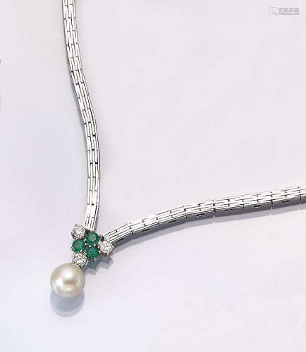 18 kt gold necklace with cultured akoya pearl, emeralds and ...