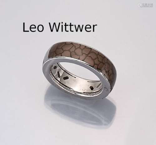 18 kt gold LEO WITTWER ring with enamel