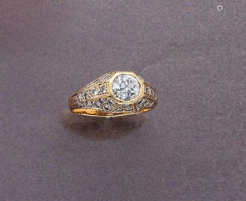 18 kt gold ring with diamond and brilliants