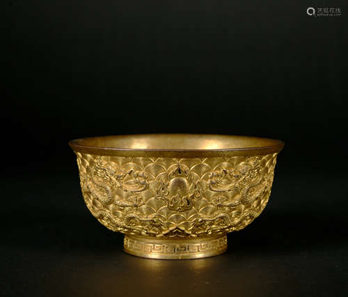 A gilt-bronze 'dragon' bowl,Qing Dynasty