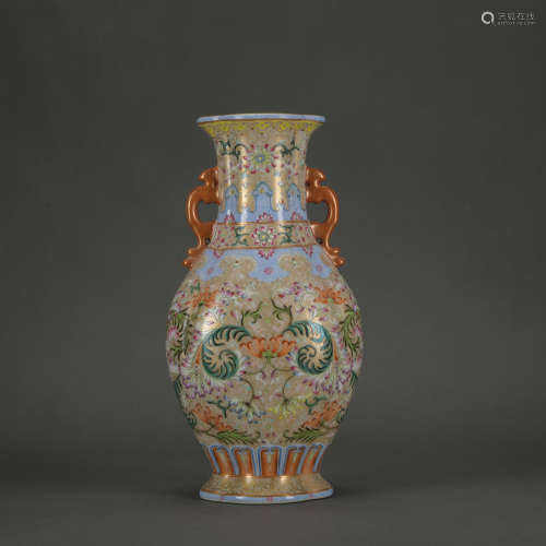 An allite red glazed 'floral' vase painting in gold,Qing Dyn...