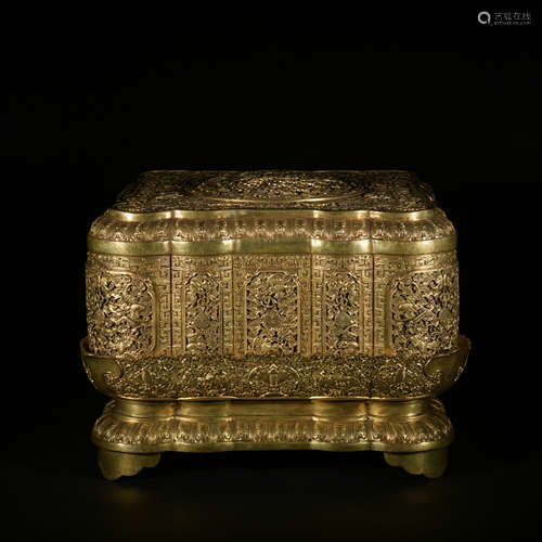 A gilt-bronze 'dragon and phoenix' box and cover,Qing Dynast...