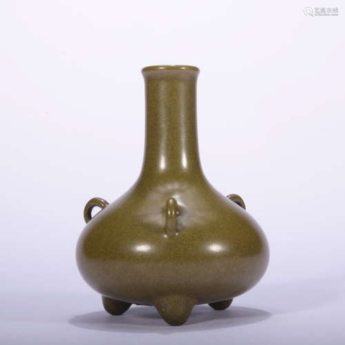 A teadust-glazed vase,Qing Dynasty