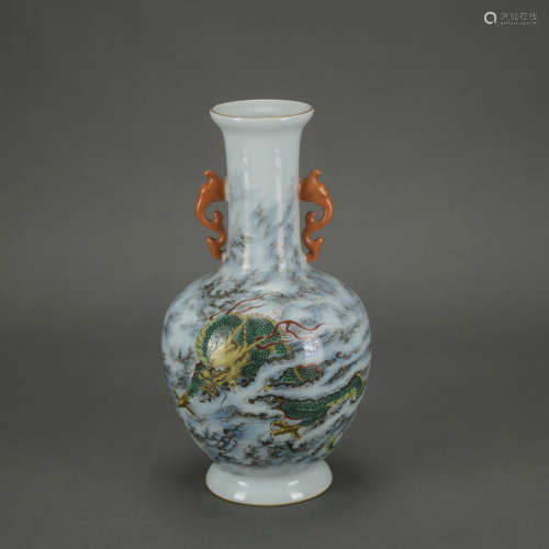 A Grisaille-painted 'dragon' vase,Qing Dynasty
