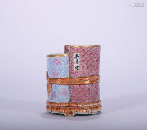 A famille-rose pen container,Qing Dynasty