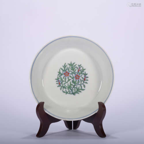 A Dou cai 'floral' dish,Qing Dynasty