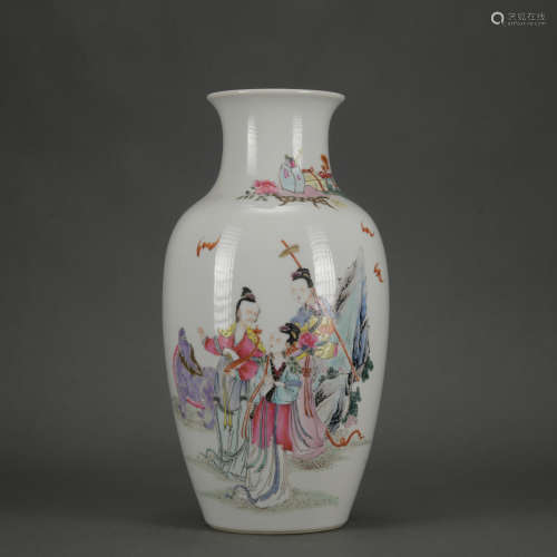 A Wu cai 'figure' vase,Qing Dynasty