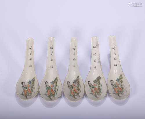 A set of Wu cai 'figure' spoon,Qing Dynasty