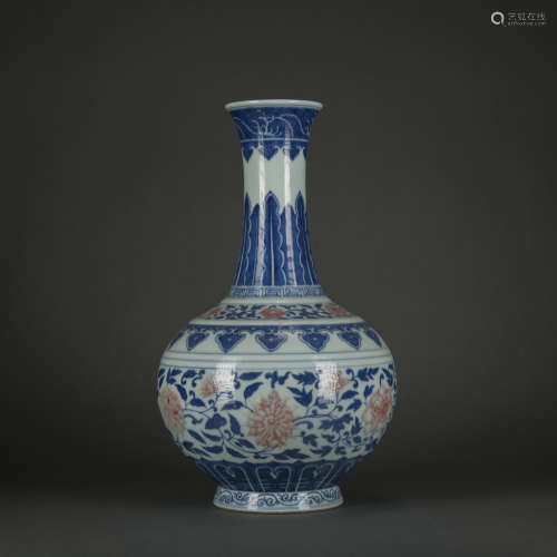 An underglaze-blue and copper-red vase,Qing Dynasty