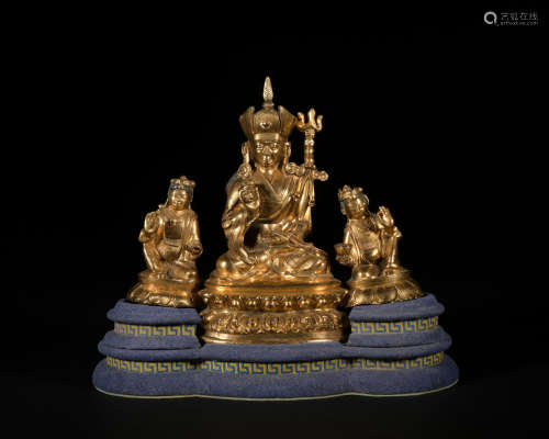 A gilt-bronze statue of padmasambhava,Qing Dynasty