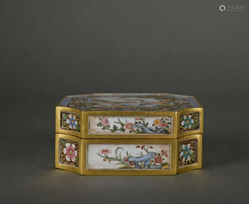 A Enamel 'floral and birds' box and cover,Qing Dynasty