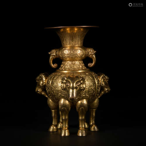 A gilt-bronze vase,Qing Dynasty