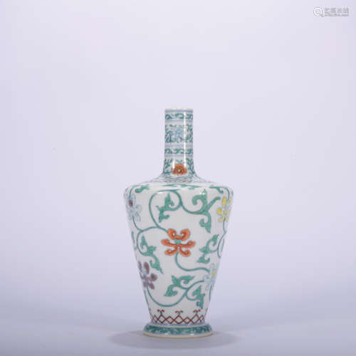 A DouCai 'floral' vase,Qing Dynasty