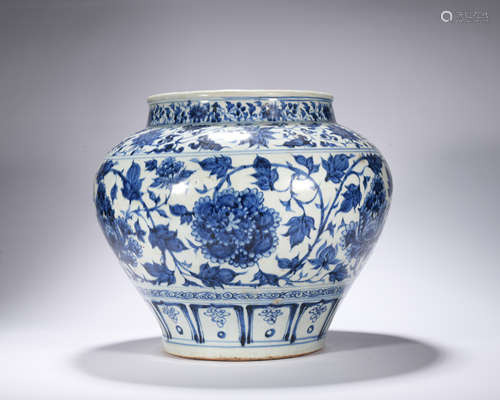 A blue and white 'floral' jar,Ming Dynasty