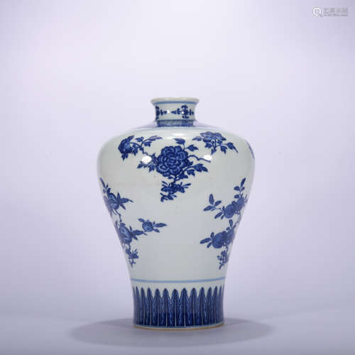 A blue and white 'floral' Meiping,Ming Dynasty