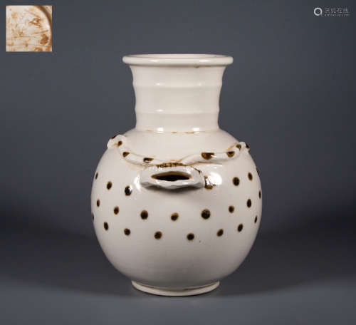 Song Dynasty - Xing Kiln [fish pattern] pot