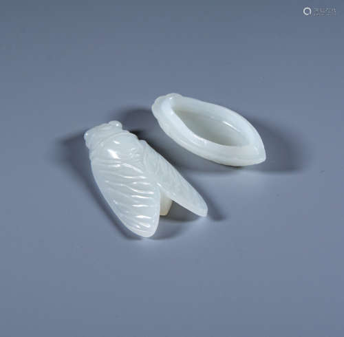 Qing Dynasty - A cicada-shaped white jade box from Hetian